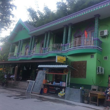 フォーンメニー ゲストハウス Muang Pakbèng エクステリア 写真