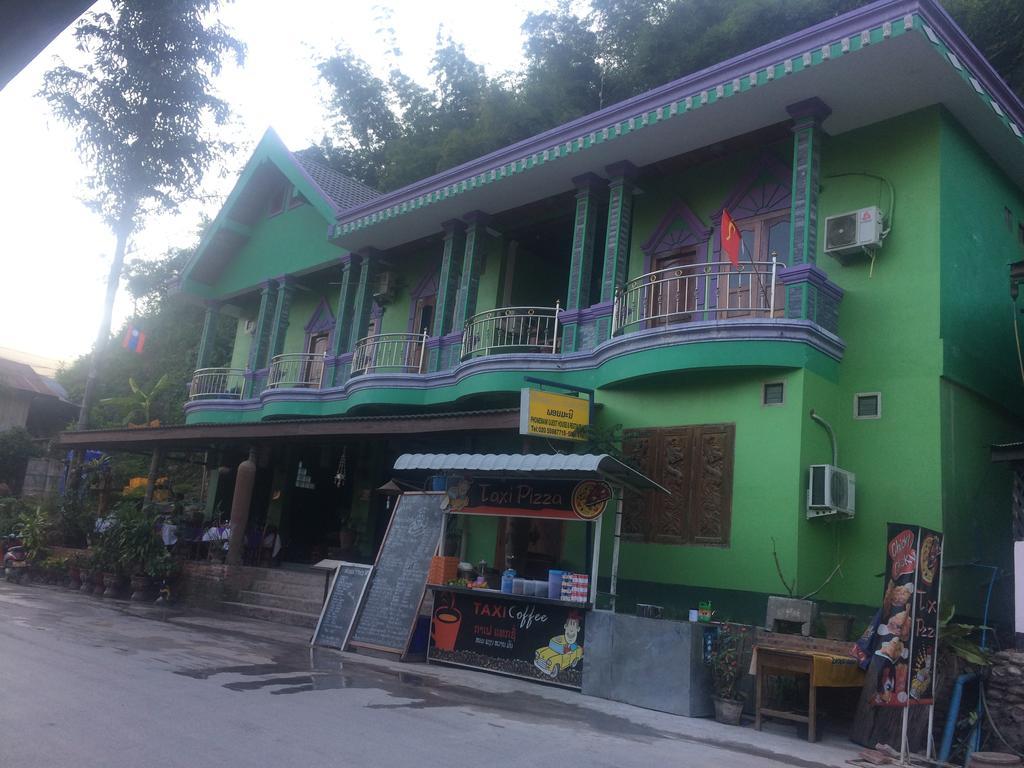 フォーンメニー ゲストハウス Muang Pakbèng エクステリア 写真